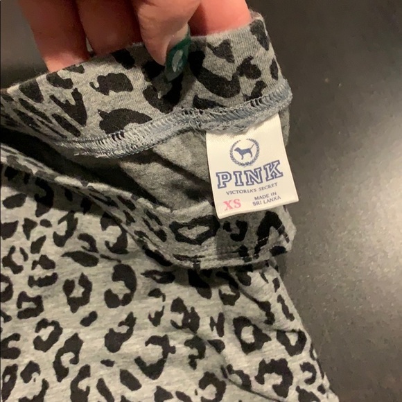 Cheetah print gray leggings - Picture 2 of 2